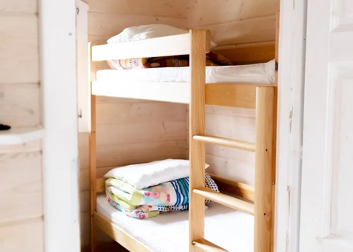 Letniskowe Drewniane Szenodo Na Sosnowej * Debina (Ustka)