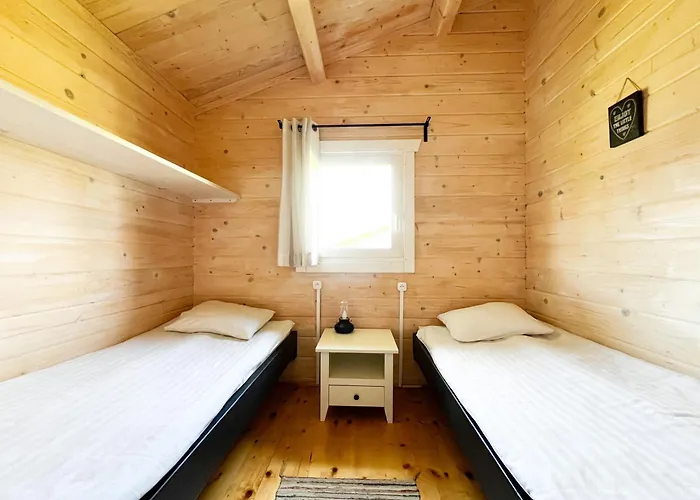 Letniskowe Drewniane Szenodo Na Sosnowej Feriehus